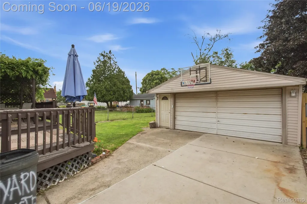 529 Champaign Road Lincoln Park City MI 48146