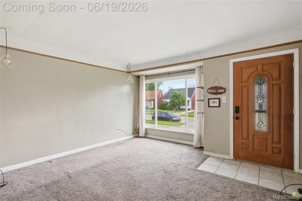 529 Champaign Road Lincoln Park City MI 48146