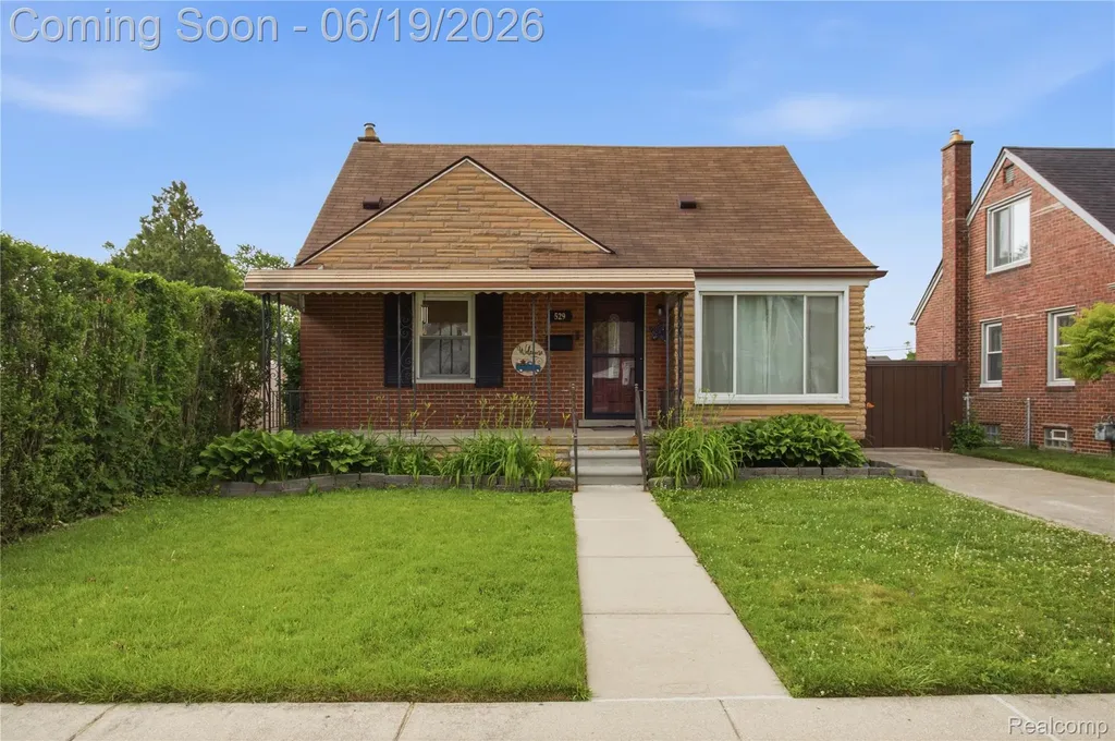 529 Champaign Road Lincoln Park City MI 48146
