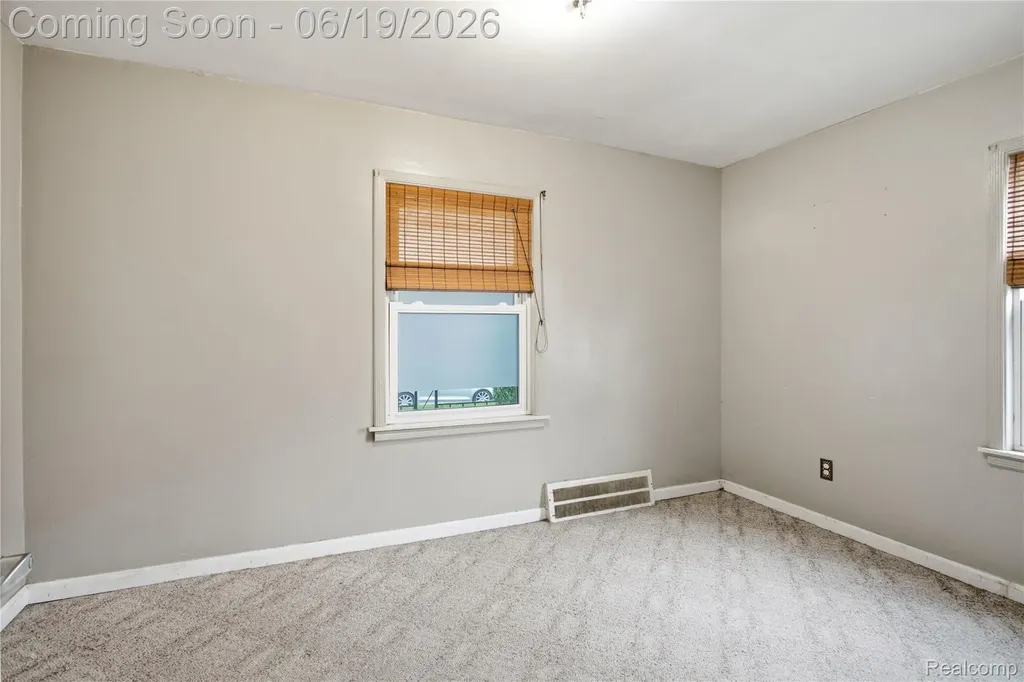 529 Champaign Road Lincoln Park City MI 48146