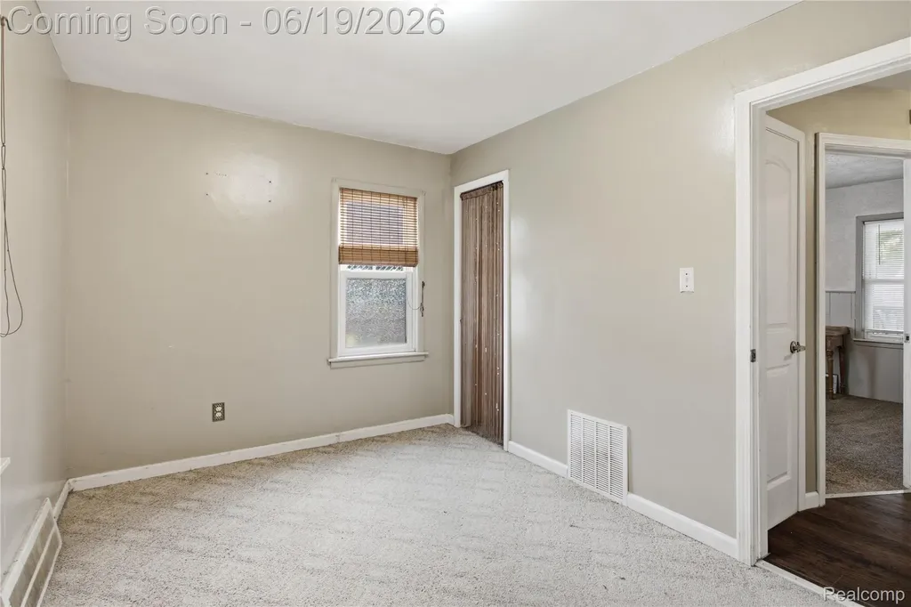 529 Champaign Road Lincoln Park City MI 48146