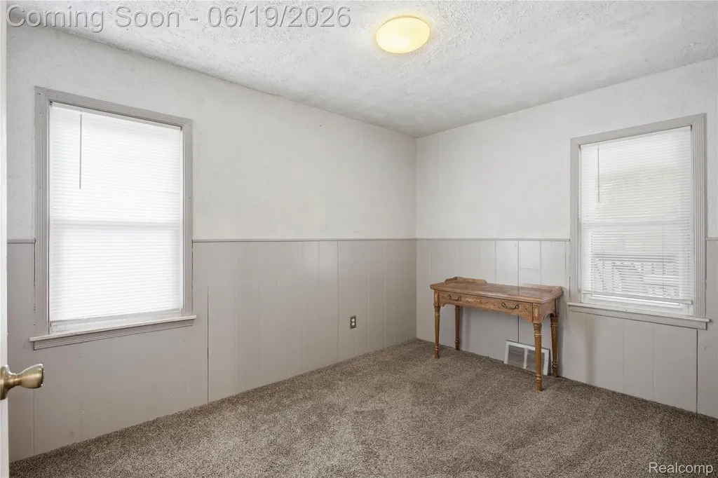 529 Champaign Road Lincoln Park City MI 48146