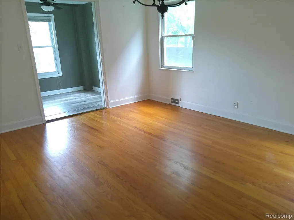 17158 Santa Barbara Drive Detroit City MI 48221