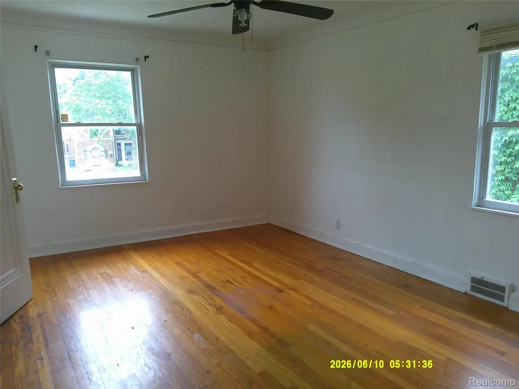 17158 Santa Barbara Drive Detroit City MI 48221