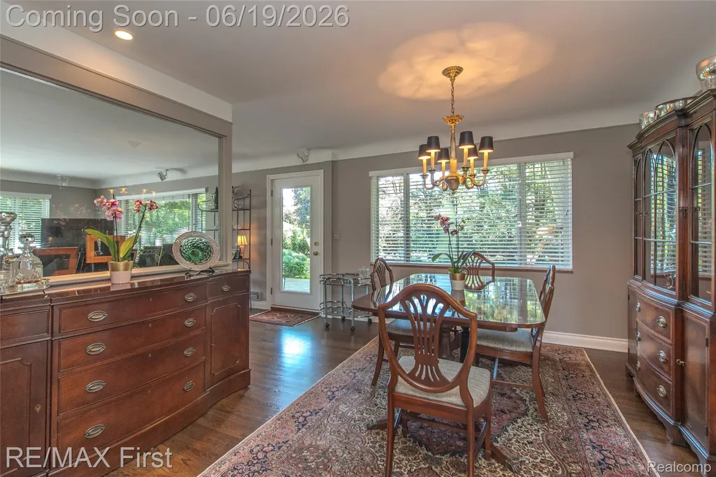 19415 Riverside Drive Beverly Hills Village MI 48025