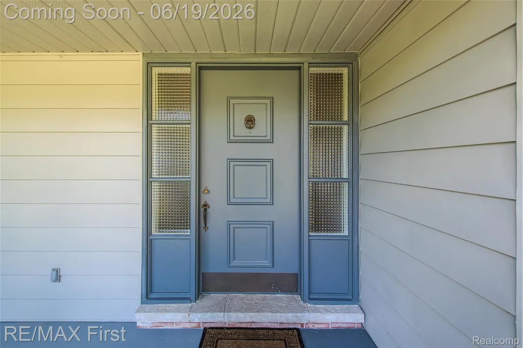 19415 Riverside Drive Beverly Hills Village MI 48025