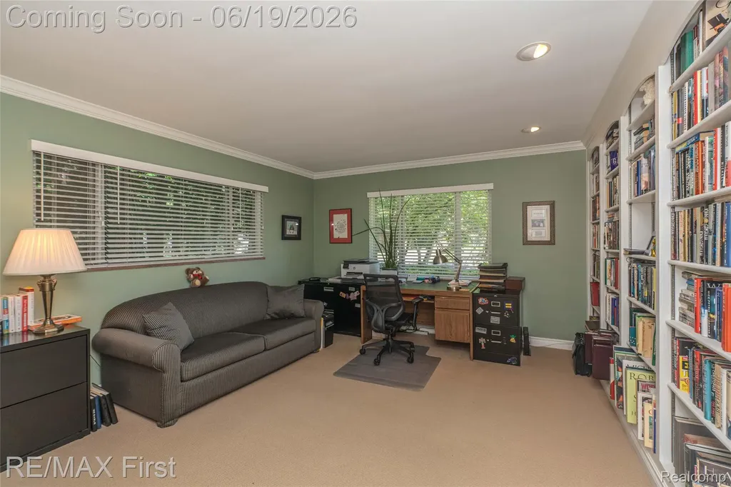 19415 Riverside Drive Beverly Hills Village MI 48025