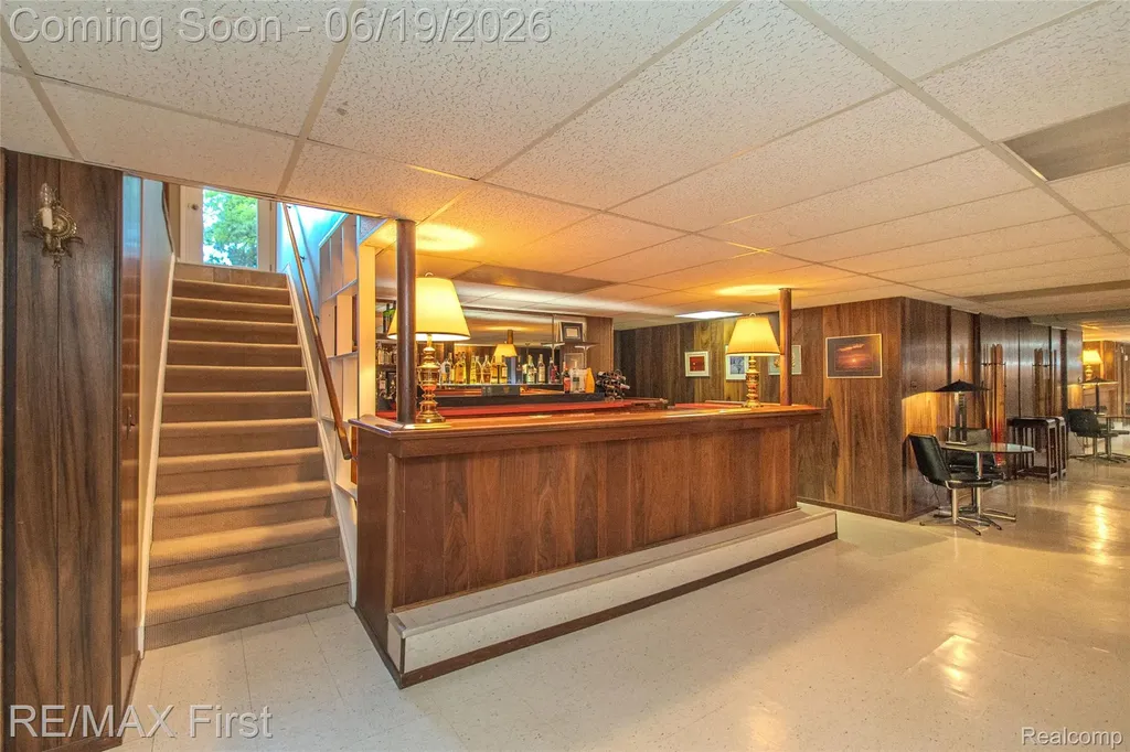 19415 Riverside Drive Beverly Hills Village MI 48025
