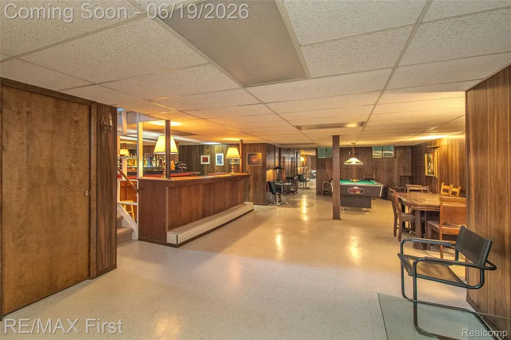 19415 Riverside Drive Beverly Hills Village MI 48025