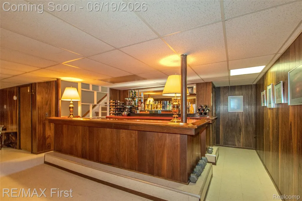 19415 Riverside Drive Beverly Hills Village MI 48025