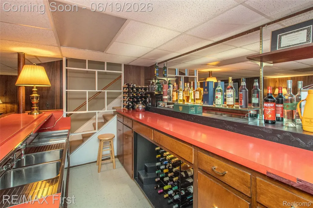 19415 Riverside Drive Beverly Hills Village MI 48025