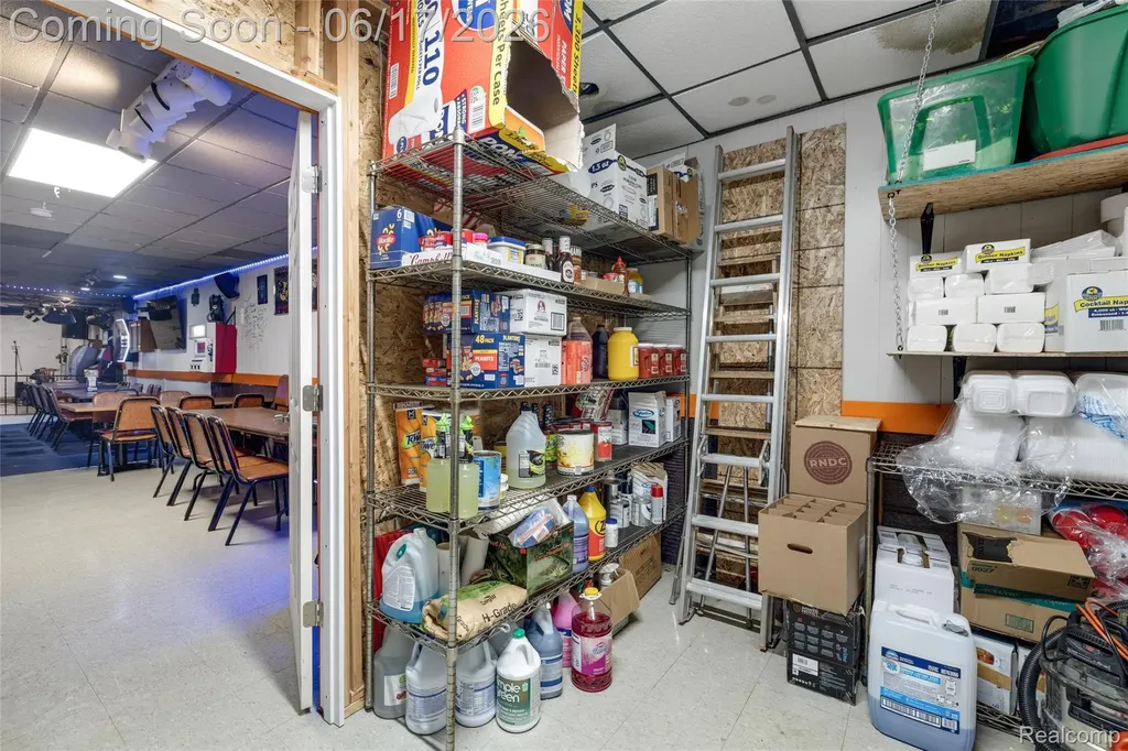 844 E 10 Mile Road Hazel Park City MI 48030
