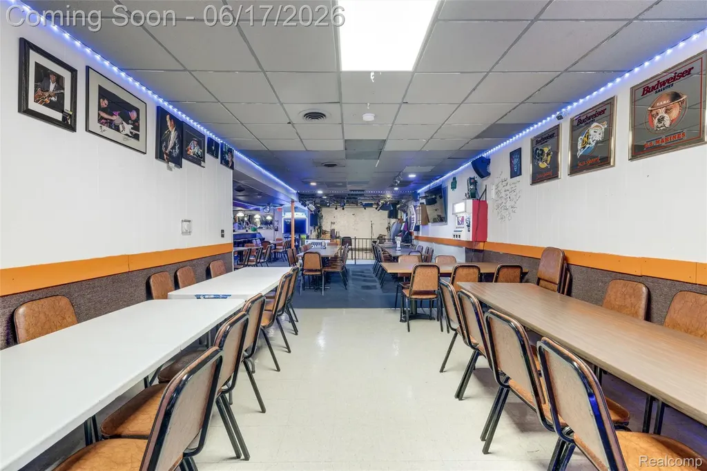 844 E 10 Mile Road Hazel Park City MI 48030
