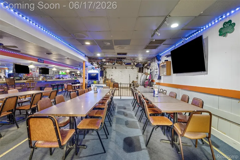 844 E 10 Mile Road Hazel Park City MI 48030