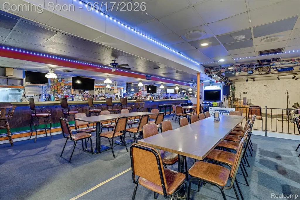 844 E 10 Mile Road Hazel Park City MI 48030