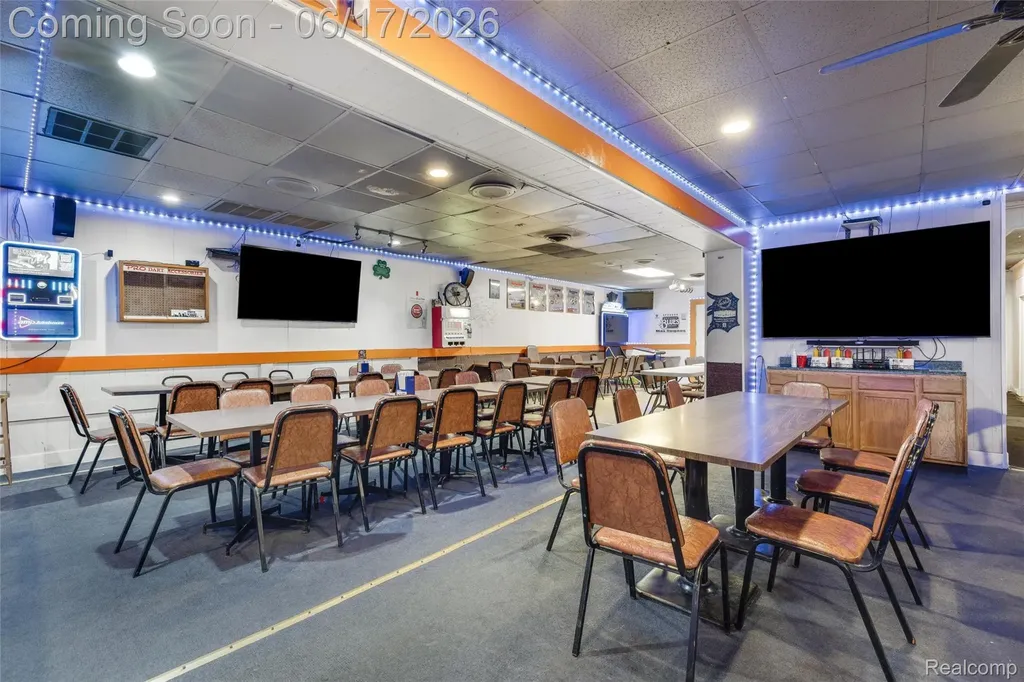 844 E 10 Mile Road Hazel Park City MI 48030