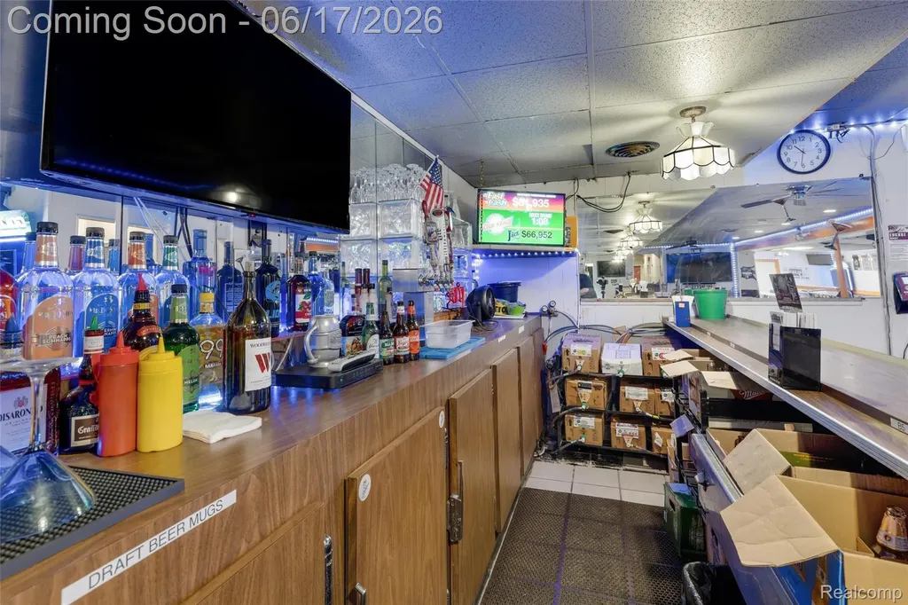 844 E 10 Mile Road Hazel Park City MI 48030