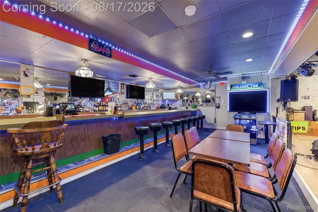 844 E 10 Mile Road Hazel Park City MI 48030