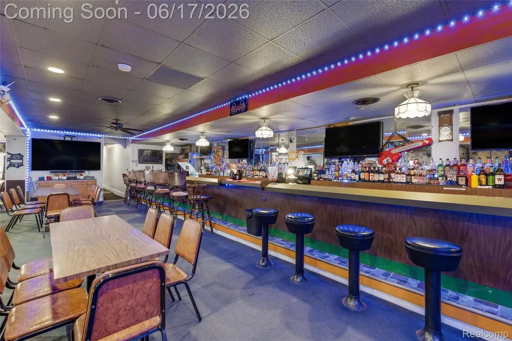 844 E 10 Mile Road Hazel Park City MI 48030