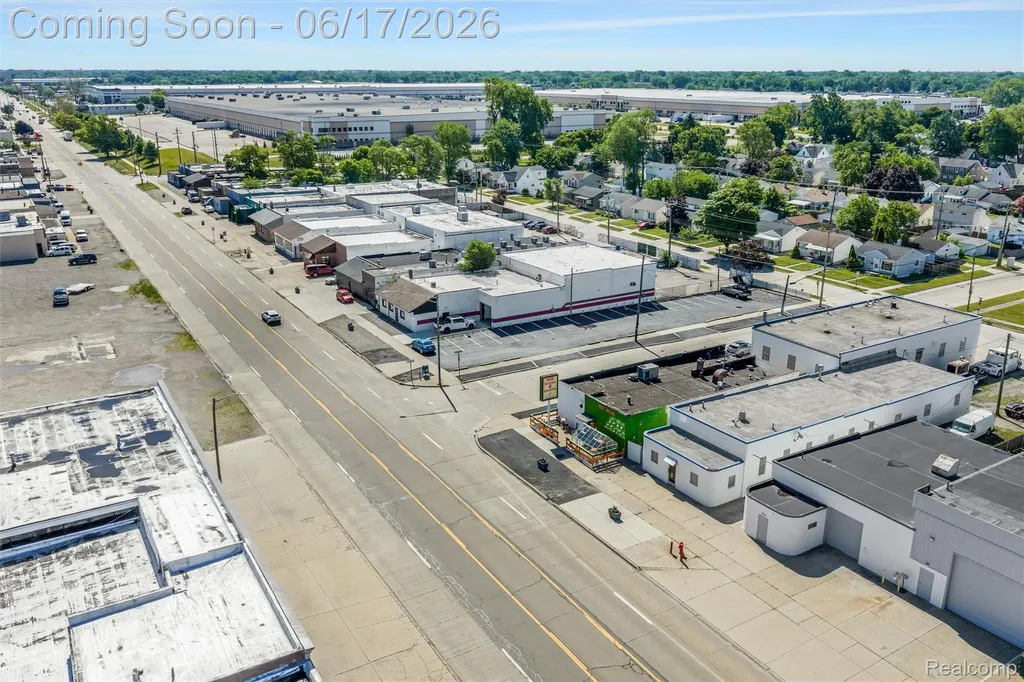 844 E 10 Mile Road Hazel Park City MI 48030