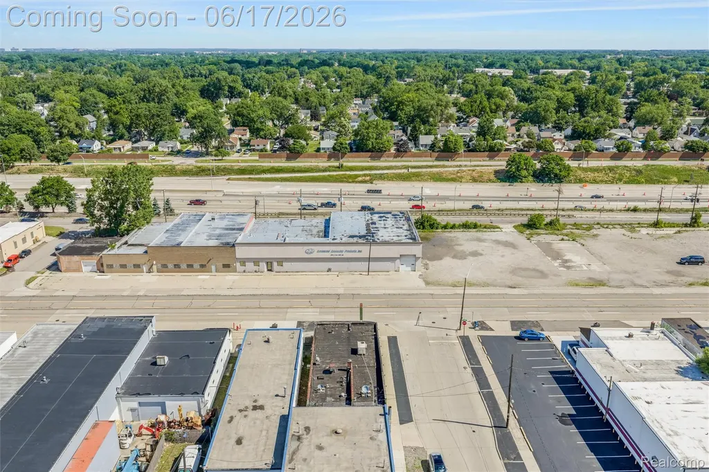 844 E 10 Mile Road Hazel Park City MI 48030
