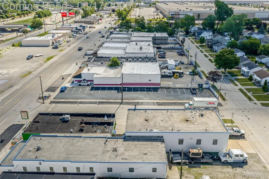 844 E 10 Mile Road Hazel Park City MI 48030