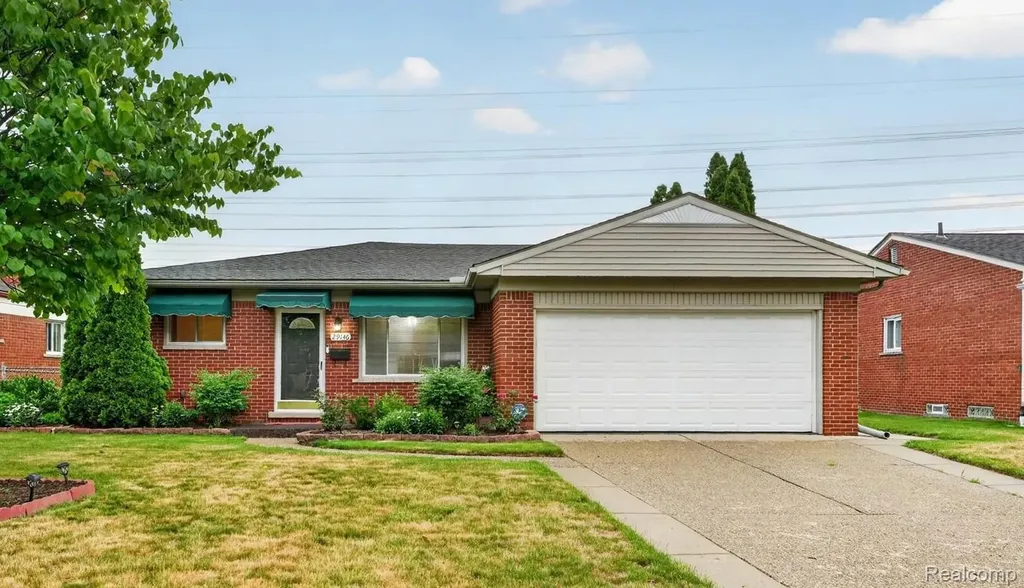 29146 Palomino Drive Warren City MI 48093