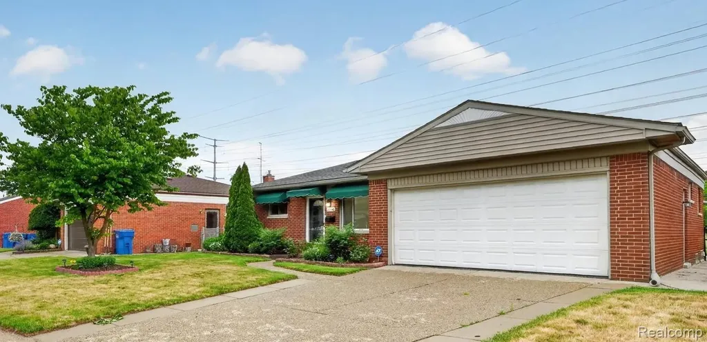 29146 Palomino Drive Warren City MI 48093