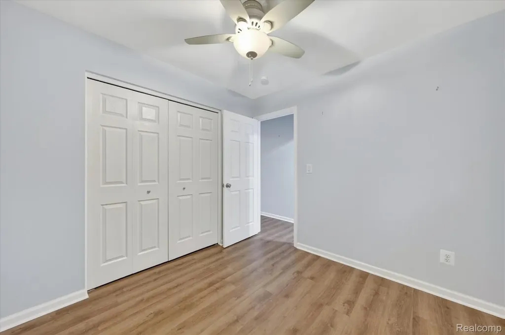 29146 Palomino Drive Warren City MI 48093