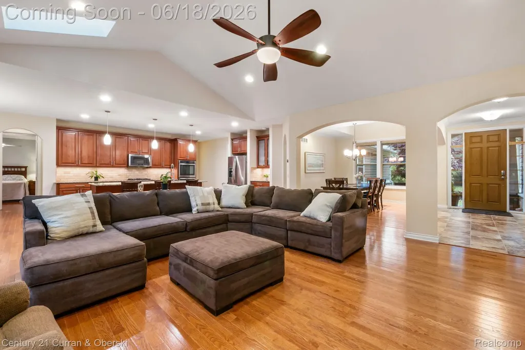 34225 Thornbrook Drive Farmington Hills City MI 48335