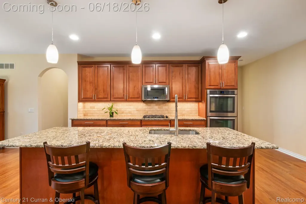 34225 Thornbrook Drive Farmington Hills City MI 48335