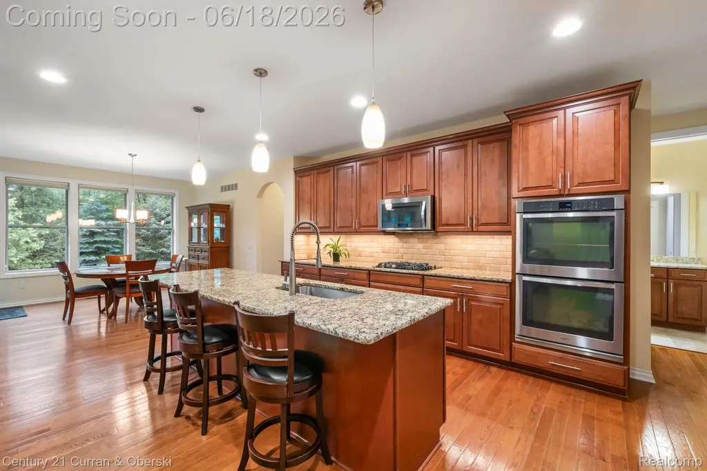34225 Thornbrook Drive Farmington Hills City MI 48335