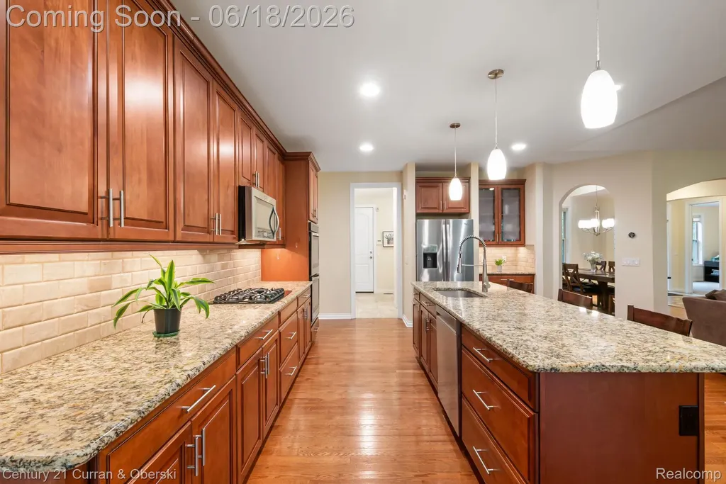 34225 Thornbrook Drive Farmington Hills City MI 48335