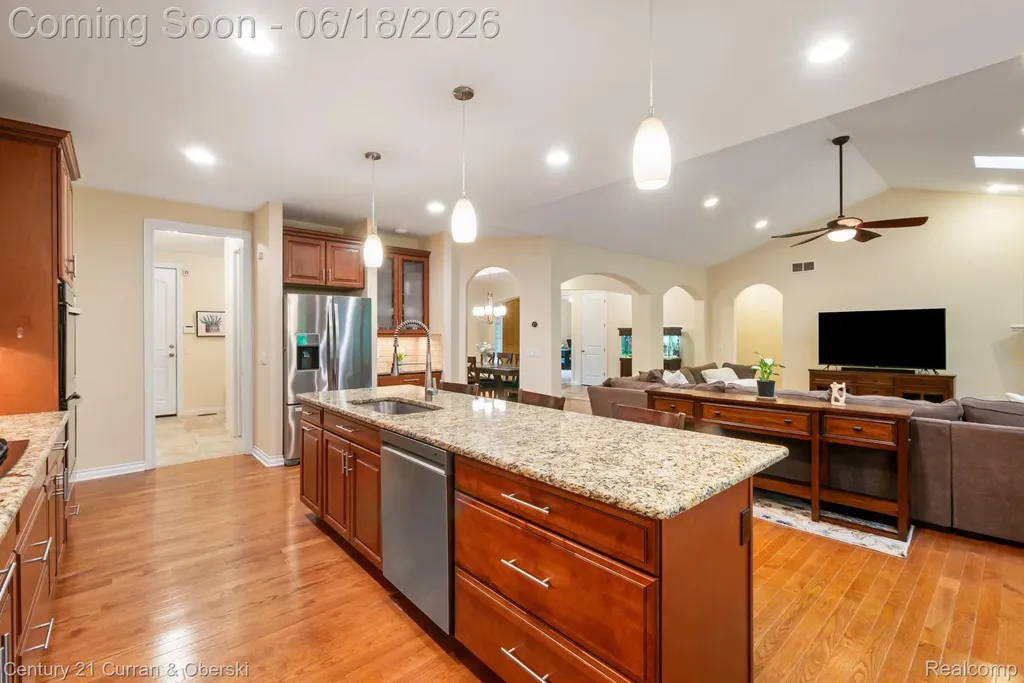 34225 Thornbrook Drive Farmington Hills City MI 48335