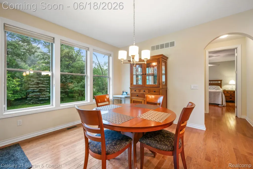 34225 Thornbrook Drive Farmington Hills City MI 48335