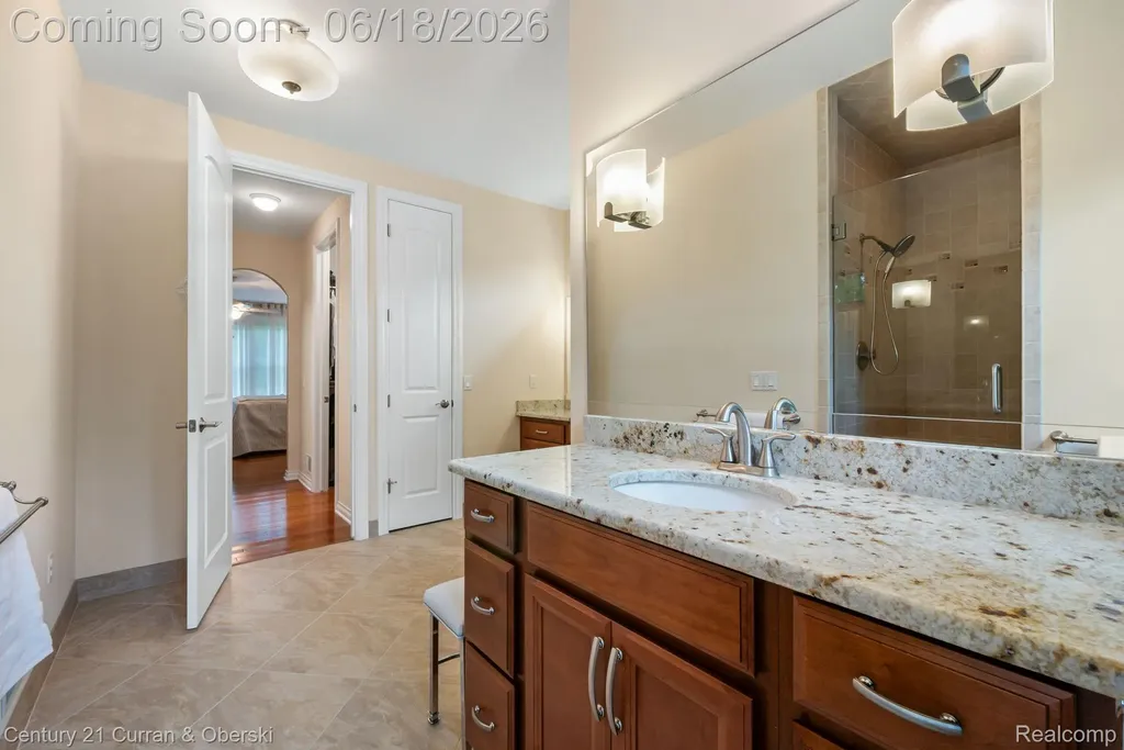 34225 Thornbrook Drive Farmington Hills City MI 48335