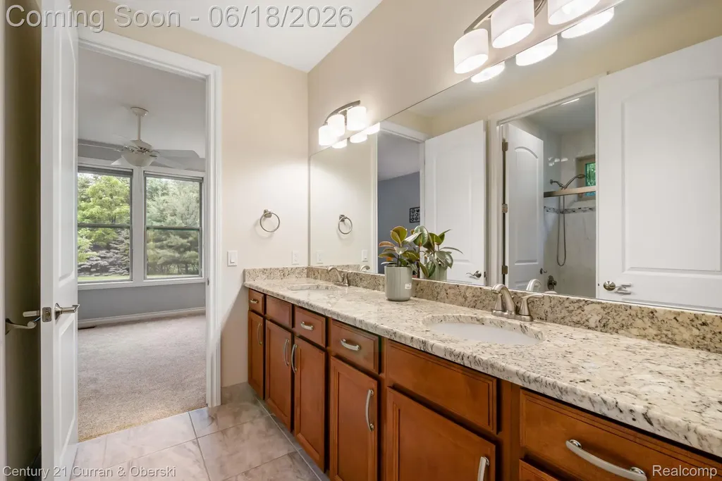 34225 Thornbrook Drive Farmington Hills City MI 48335