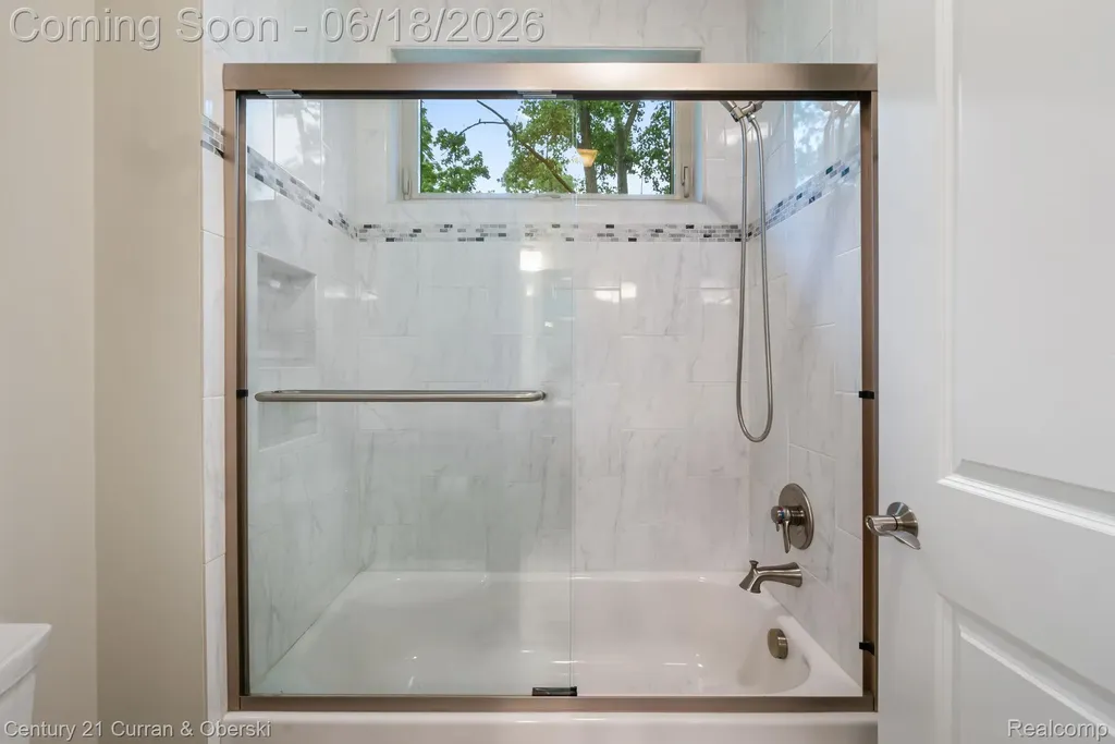 34225 Thornbrook Drive Farmington Hills City MI 48335