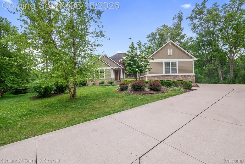 34225 Thornbrook Drive Farmington Hills City MI 48335