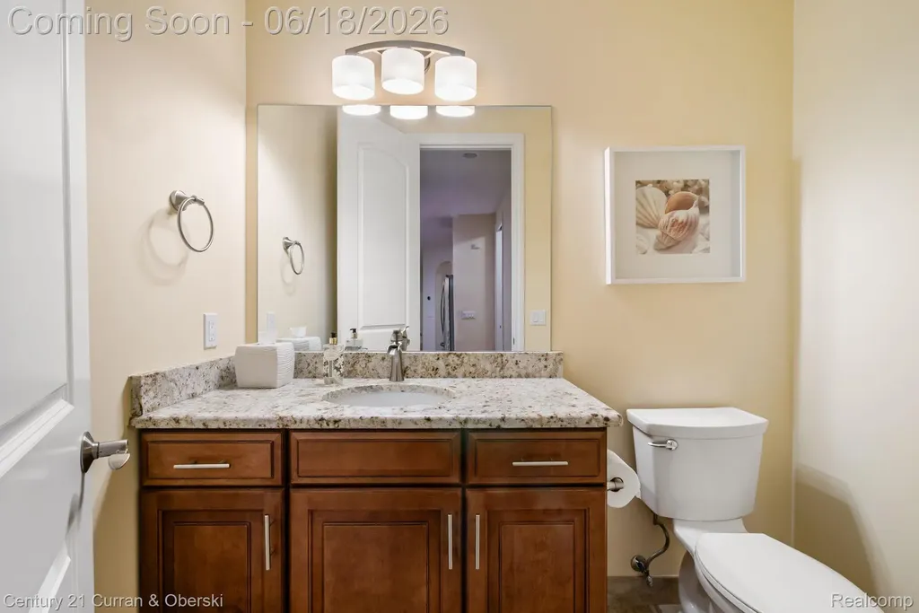 34225 Thornbrook Drive Farmington Hills City MI 48335