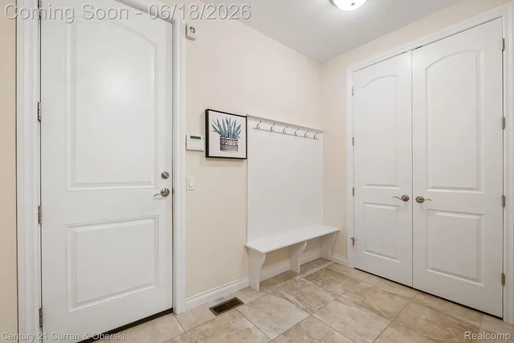 34225 Thornbrook Drive Farmington Hills City MI 48335
