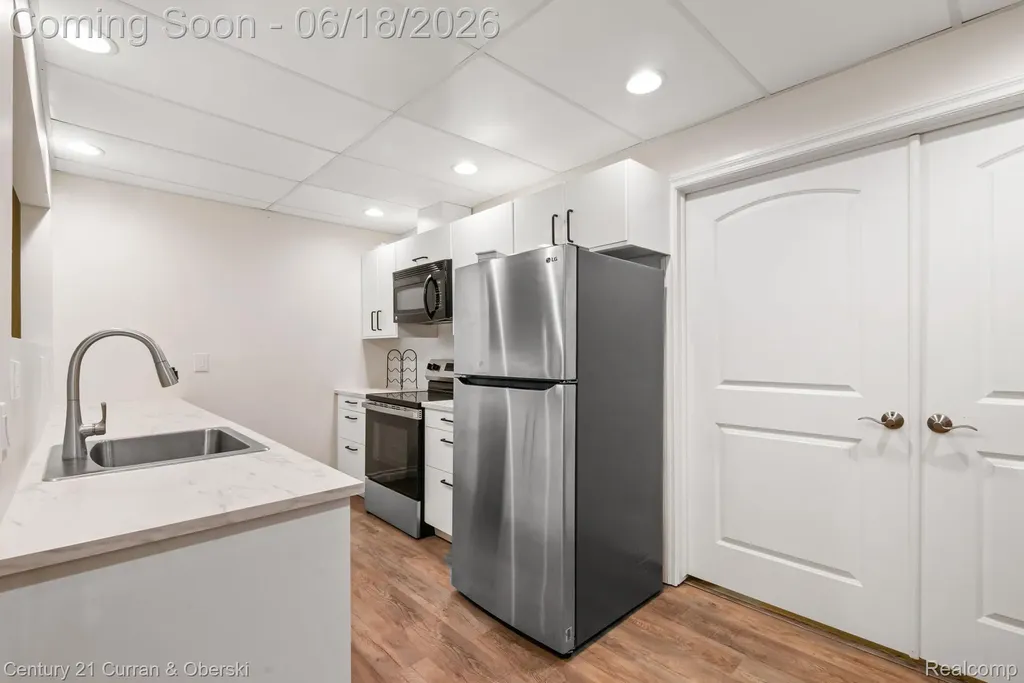 34225 Thornbrook Drive Farmington Hills City MI 48335