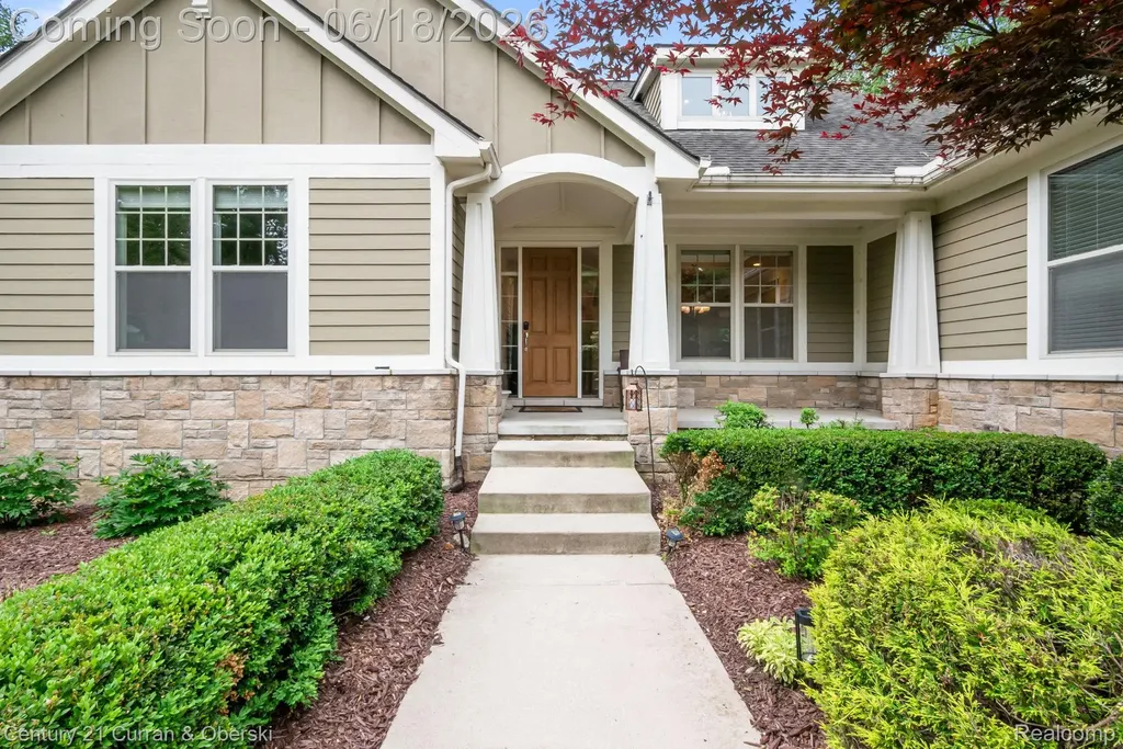 34225 Thornbrook Drive Farmington Hills City MI 48335