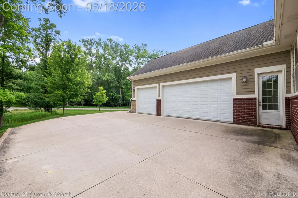 34225 Thornbrook Drive Farmington Hills City MI 48335