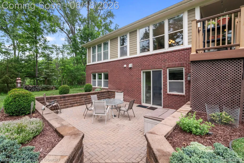 34225 Thornbrook Drive Farmington Hills City MI 48335