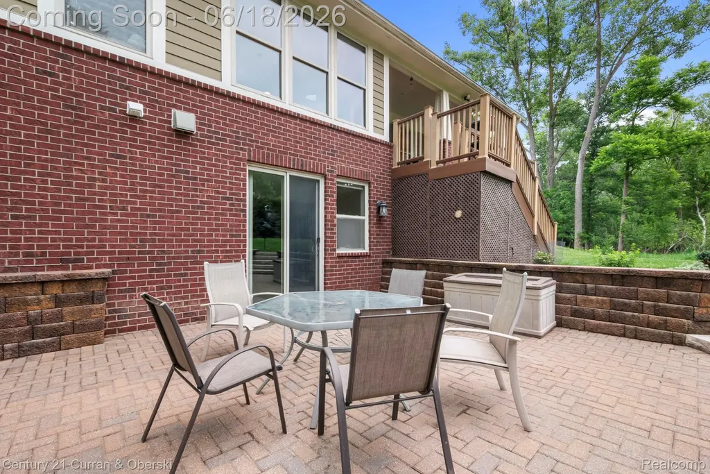 34225 Thornbrook Drive Farmington Hills City MI 48335