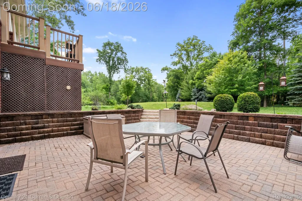 34225 Thornbrook Drive Farmington Hills City MI 48335