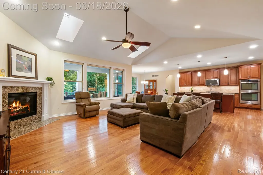 34225 Thornbrook Drive Farmington Hills City MI 48335