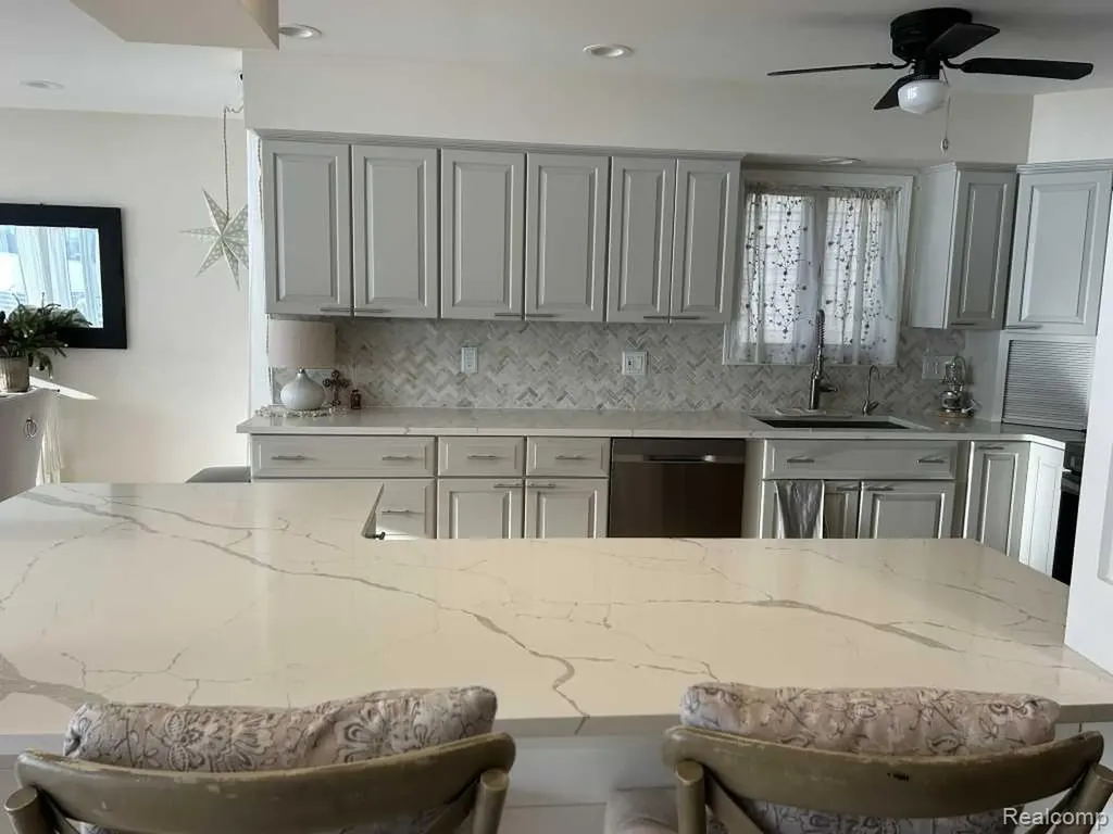 3274 Lakeview Drive Highland Charter Township MI 48356