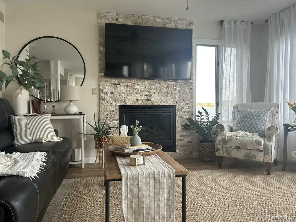 3274 Lakeview Drive Highland Charter Township MI 48356